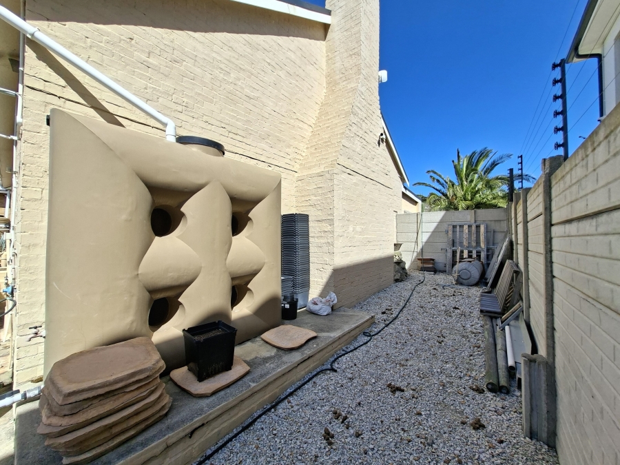 2 Bedroom Property for Sale in Pringle Bay Western Cape